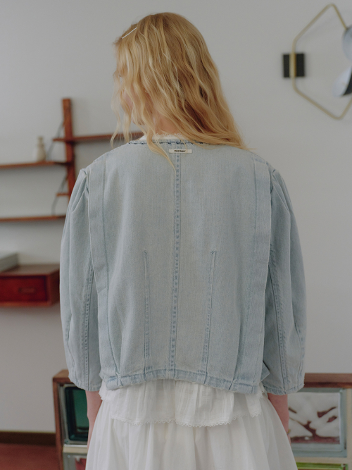 Volume Sleeve Embroidered Denim Jacket MU2634JK307M