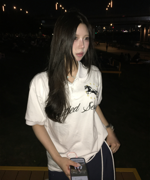 UNTITLED CREST POLO CROP SHORT SLEEEVE WHITE
