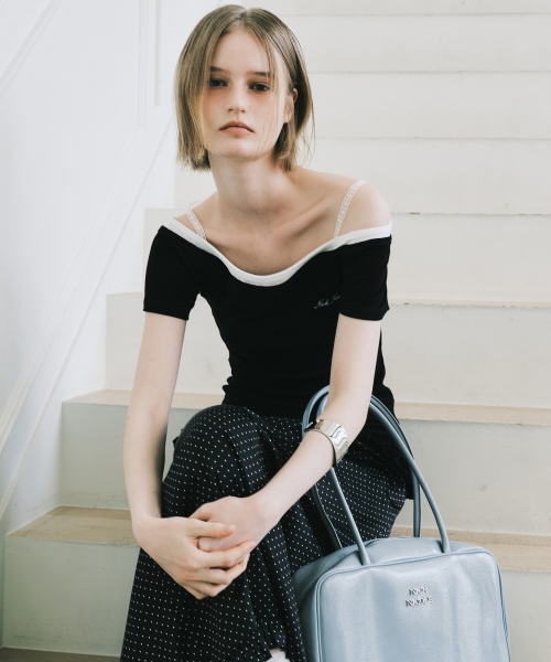 OFF-SHOULDER FRILL HALF TOP_BLACK