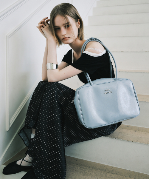 NICOLE LOGO MINIMAL SQUARE BAG_SORA