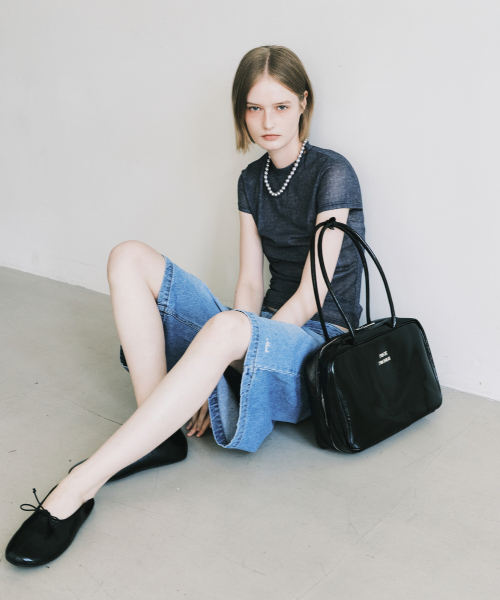 NICOLE LOGO MINIMAL SQUARE BAG_BLACK