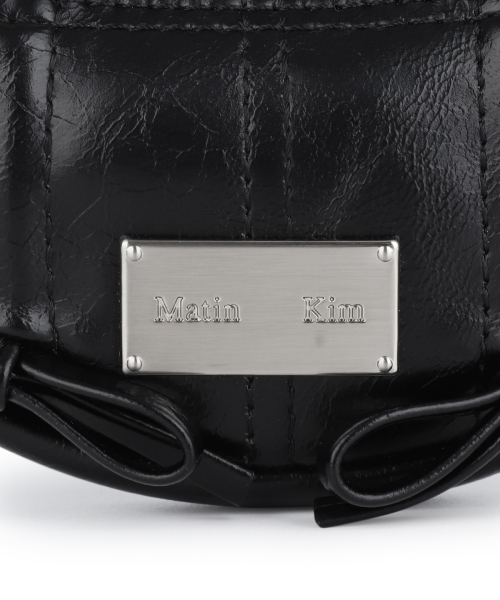 HALF SHIRRING RIBBON CHARM IN BLACK
