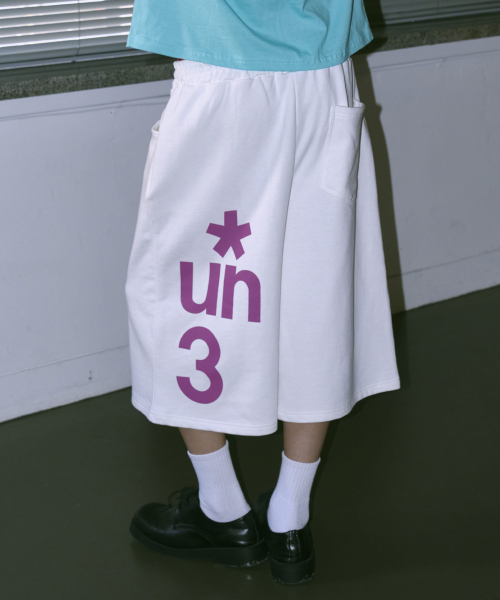UNTITLED SYMBOL BERMUDA SHORTS WHITE