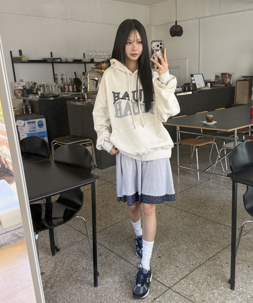 DOT CHECK PATCH LOOSE FIT HOODIE [OATMEAL]