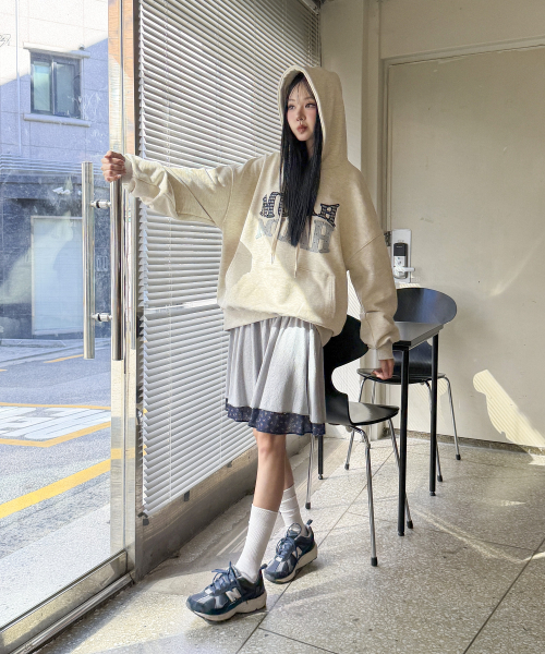 DOT CHECK PATCH LOOSE FIT HOODIE [OATMEAL]