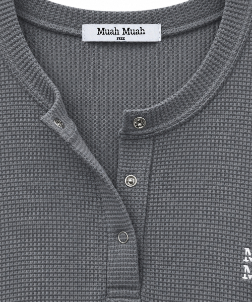 WAFFLE PIGMENT HENLEY NECK LONG SLEEVE [CHARCOAL]