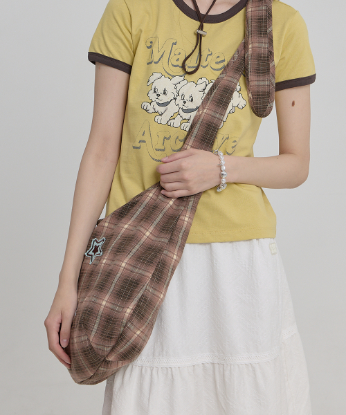 Star Check Applique Shoulder Bag BROWN