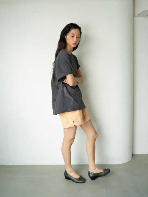 ANGEL BUTTON T (CHARCOAL)