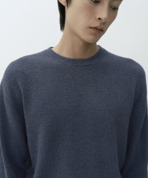 [VICTORIA WOOL] MINIMAL RIBBED CREW NECK KNIT [BLUE GREY]