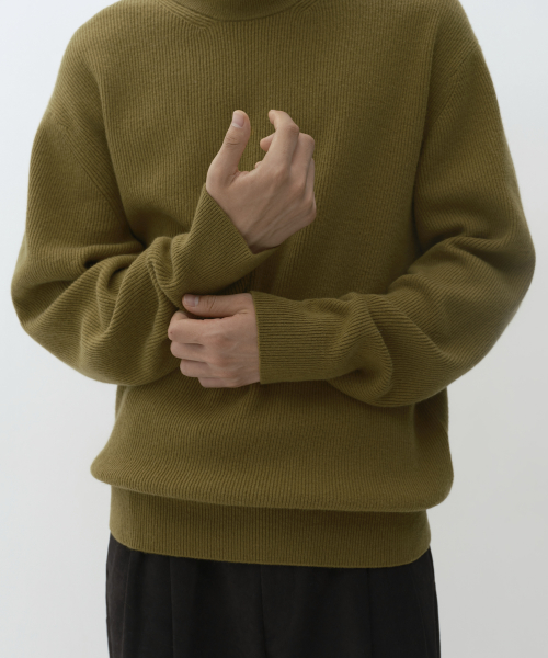 [VICTORIA WOOL] MINIMAL RIBBED CREW NECK KNIT [AMBER]