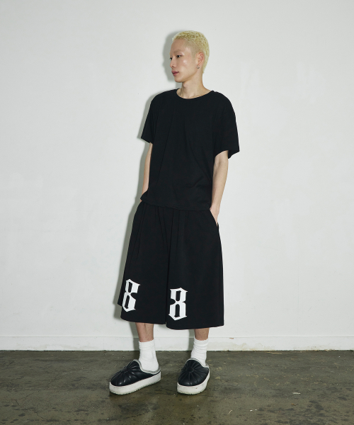 더블 에잇 버뮤다 스웨트 쇼츠[블랙]