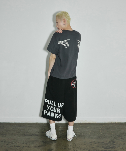 ET BONE FINGER 크롭 티셔츠[차콜]
