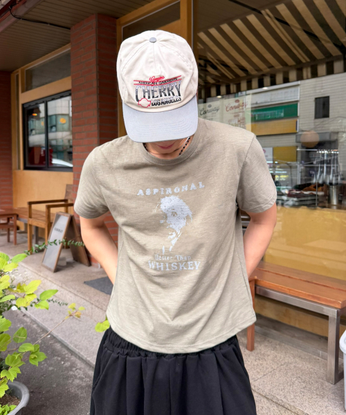 ASPIRONAL 슬라브 크롭 티셔츠[카키]
