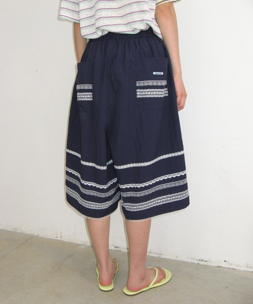 LACE TRIM NYLON BERMUDA PANTS NAVY