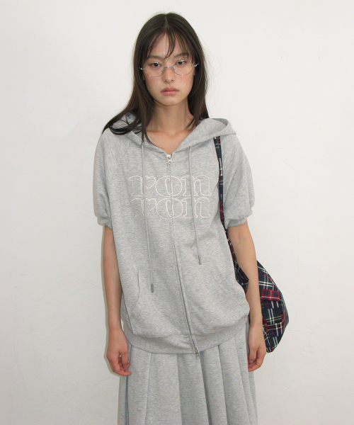 APPLIQUE LOGO HALF SLEEVE HOODED ZIP UP GREY