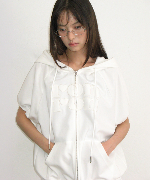 APPLIQUE LOGO HALF SLEEVE HOODED ZIP UP WHITE