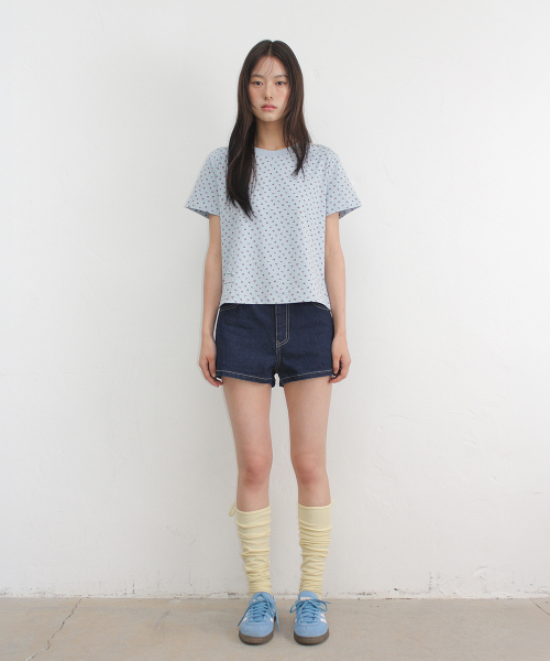 FLORAL MINI LABEL CROP SHORT SLEEVE SOFT BLUE