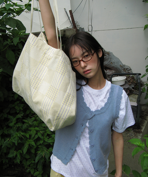 SCALLOP TRIM KNIT SLEEVELESS CARDIGAN SOFT BLUE