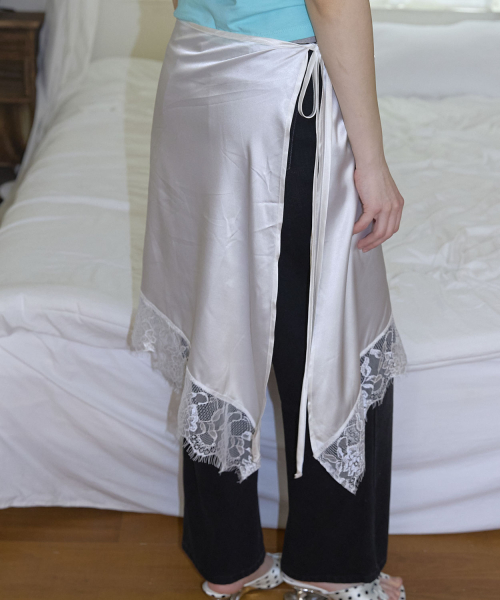 Satin Diagonal Layered Skirt (2color)_Ivory