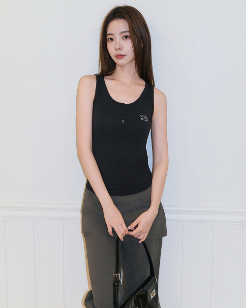 SLIM HENLEY NECK SLEEVELESS [BLACK]