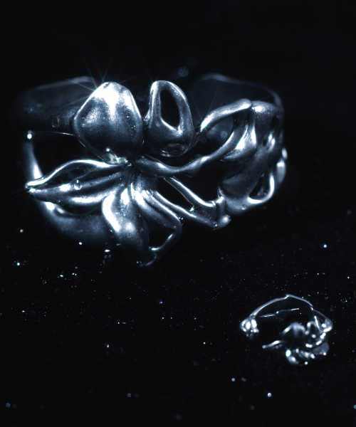 Bloom Form Bangle