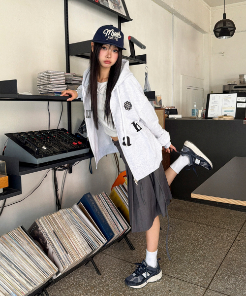CHECK FLOWER PATCH OVERFIT HOOD ZIPUP [WHITE MELANGE]