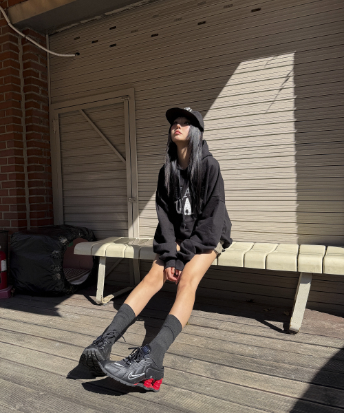 DOT CHECK PATCH LOOSE FIT HOODIE [BLACK]