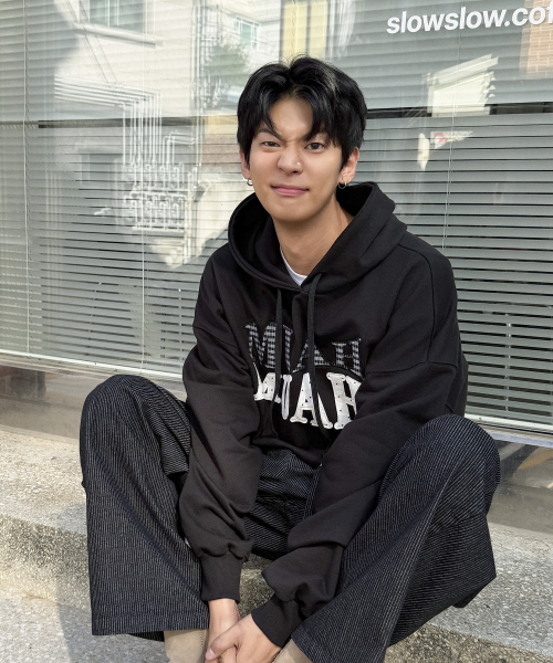 DOT CHECK PATCH LOOSE FIT HOODIE [BLACK]