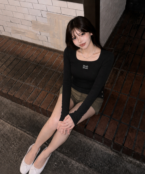 SLIT BUTTON ROUND LONG SLEEVE [BLACK]