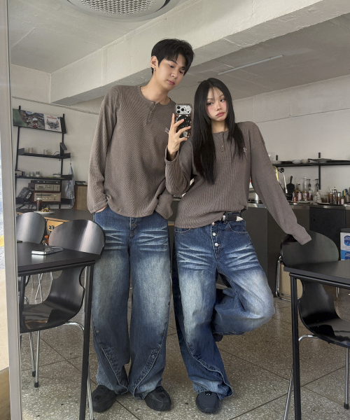 WAFFLE PIGMENT HENLEY NECK LONG SLEEVE [BROWN]