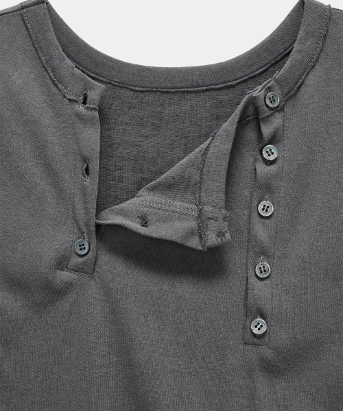Two-Line Button Short Sleeveless (Charcoal)