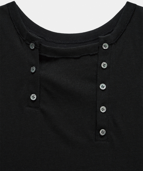 Two-Line Button Short Sleeveless (Black)