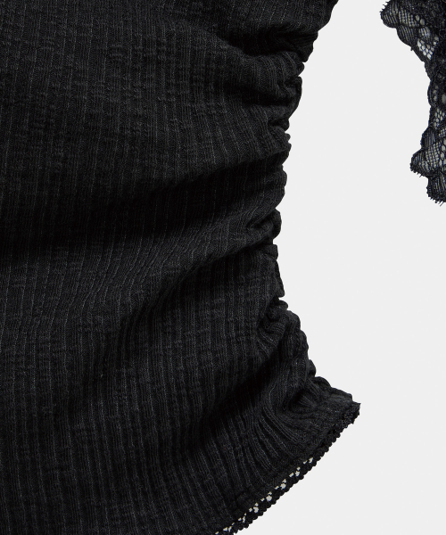 Lace One-Shoulder Shirring Top (Black)