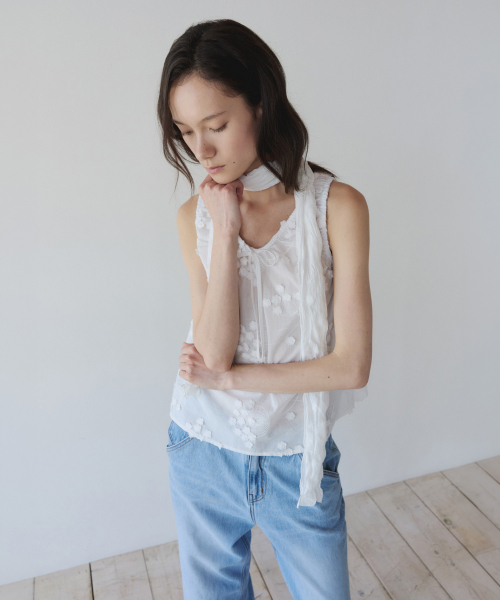 FLORAL EMBROIDERED LACE SLEEVELESS, WHITE