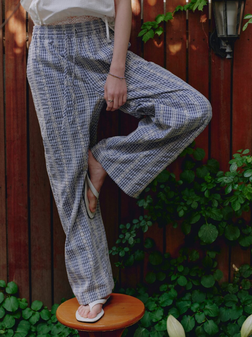 Embroidered Check Casual Pants MU2635PT310M