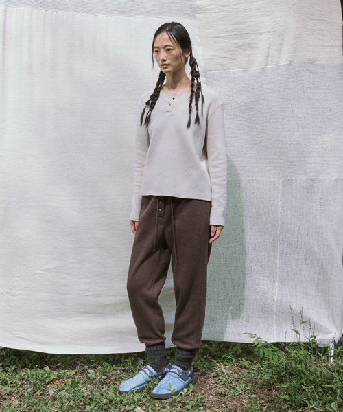 mons t-shirt (light beige)