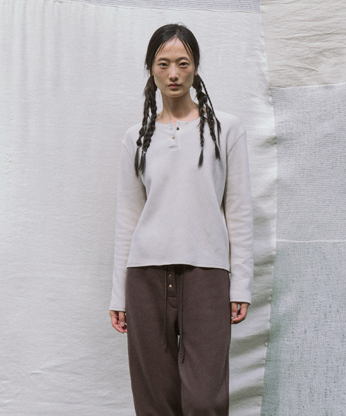 mons t-shirt (light beige)
