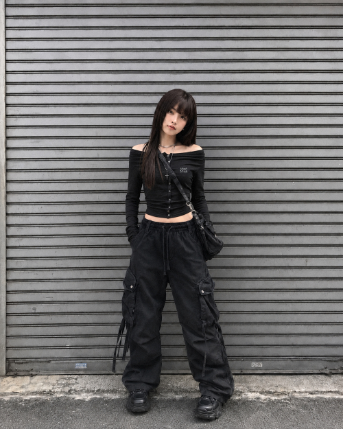 OFFSHOULDER HENLEY LONG SLEEVE [BLACK]