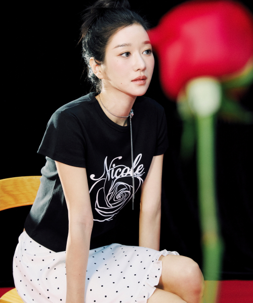 ROSE LETTERING CROPPED TOP_BLACK