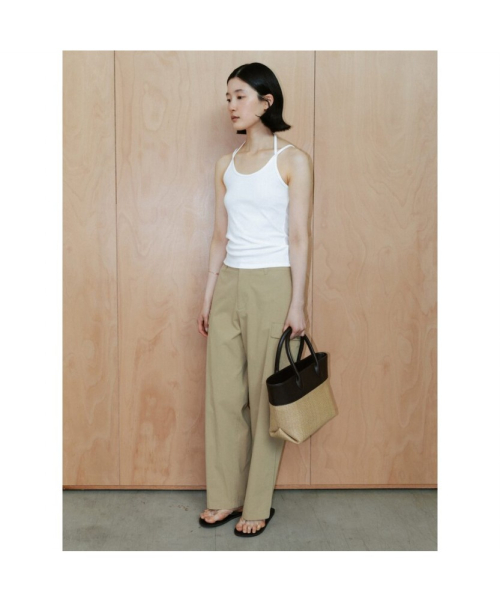 Ava Slveeless Top White (TA6442A071)
