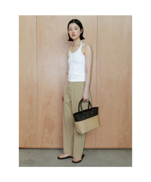 Ava Slveeless Top White (TA6442A071)