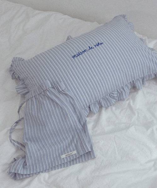 MAISON DE ROLA EMBROIDERY PILLOW COVER SKY
