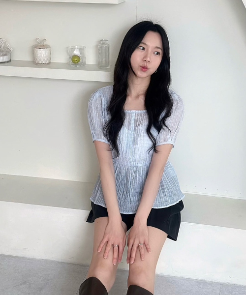 스퀘어넥페플럼블라우스 J1BL324C