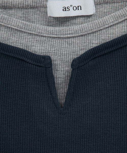 SLIT LAYERED SLEEVELESS / NAVY