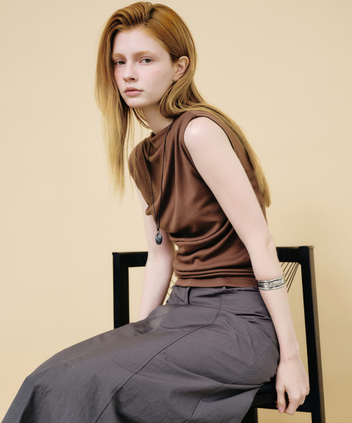 DRAPED SHIRRING SLEEVELESS TOP_BROWN