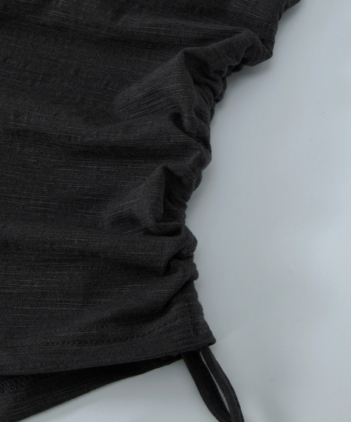 KIKI BOXY SHIRRING TEE / CHARCOAL