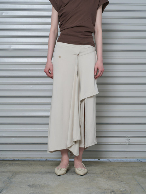 DRAPE BUTTON LONG SKIRT (BEIGE)