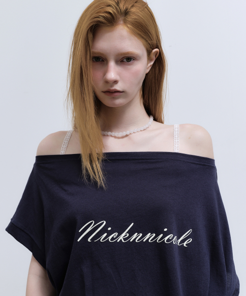 LETTERING OFF SHOULDER TOP_NAVY