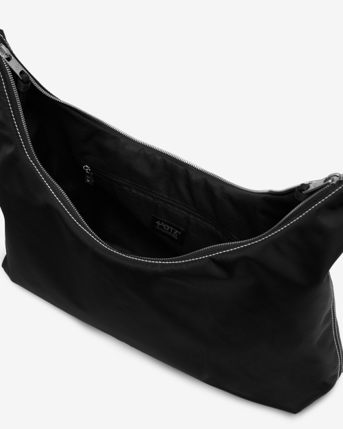 [Button Gift] Big Nylon Shoulder Bag Black OZBGGA304B