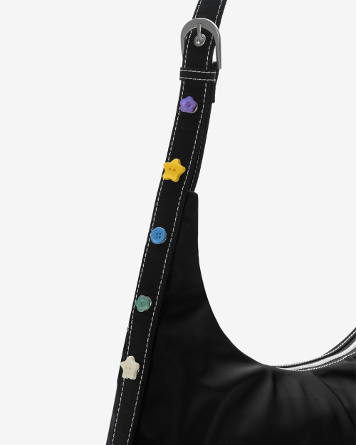 [Button Gift] Big Nylon Shoulder Bag Black OZBGGA304B